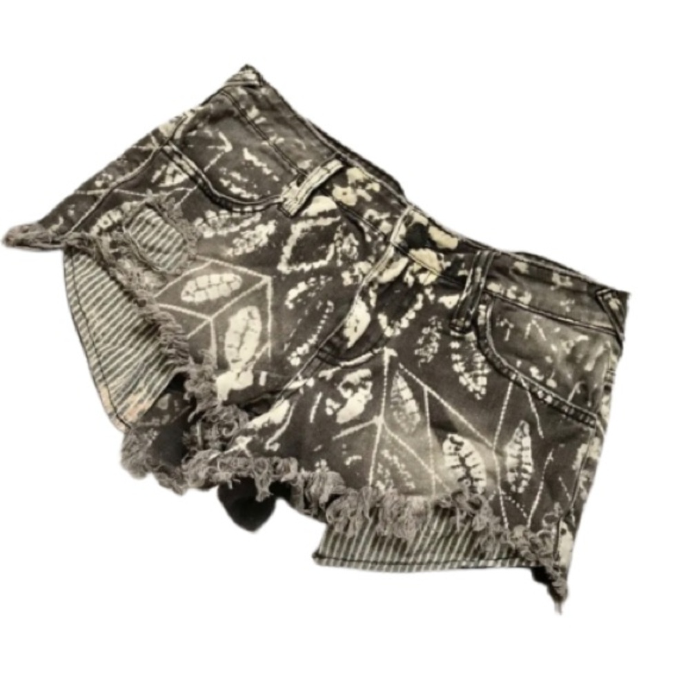 Free People Brown Distressed Acid Wash Leaf Print Cutoff Shorts- Size 26 - Picture 2 of 4